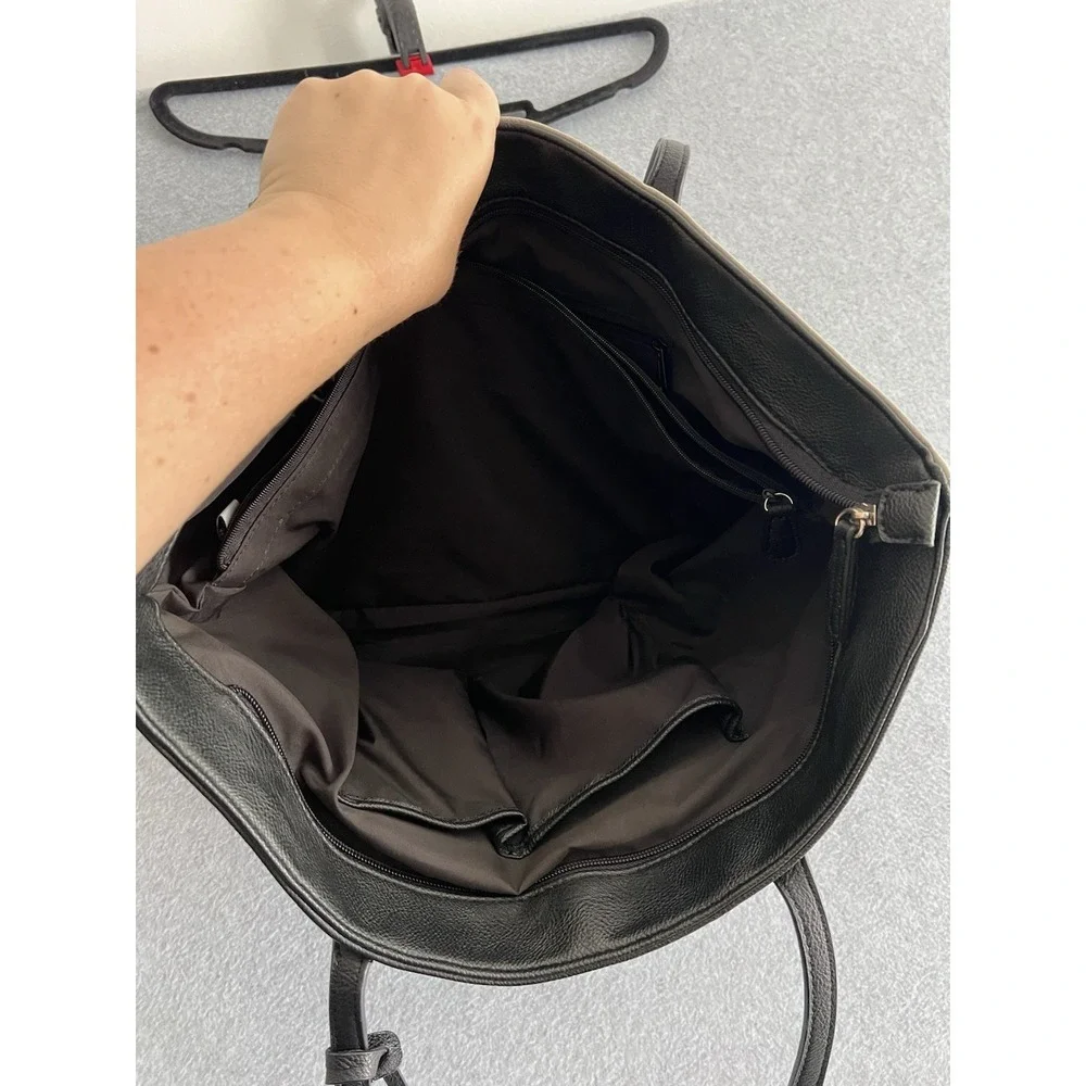 Nine West Handbag PreOwned Condition Black/Beige Padlock Design‎ Faux Leather